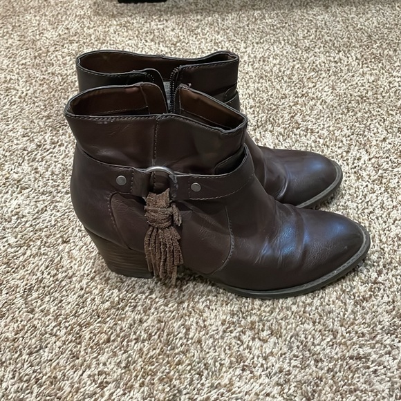 American Eagle Booties - Picture 1 of 4